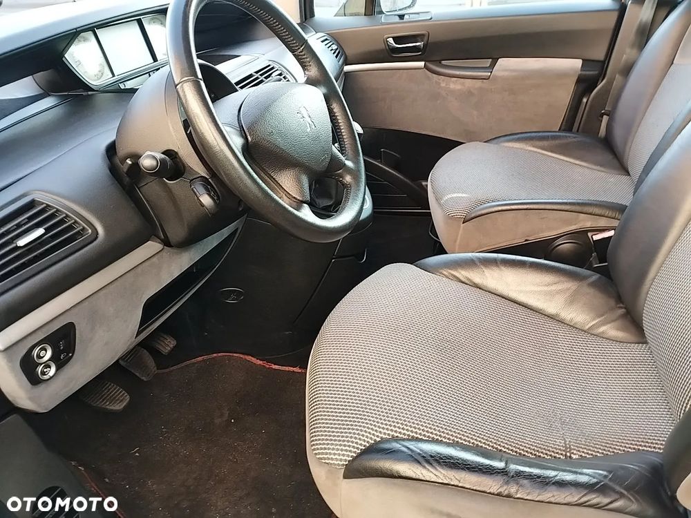 Peugeot 807 HDi 135 Family - 8