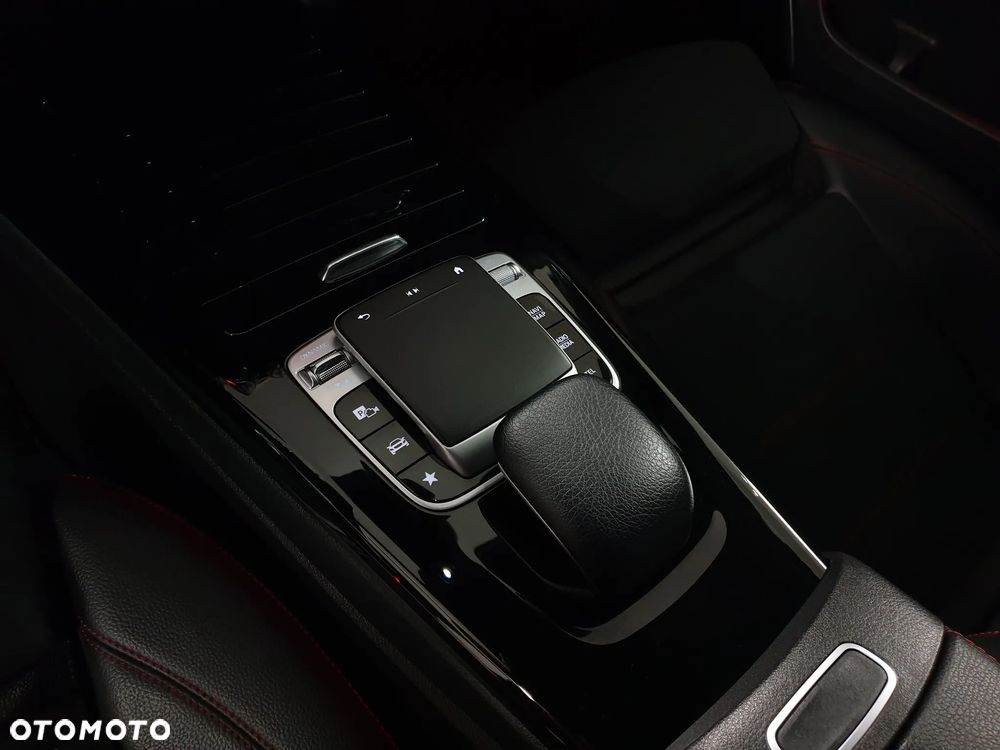 Mercedes-Benz Klasa A 180 d 7G-DCT AMG Line - 33