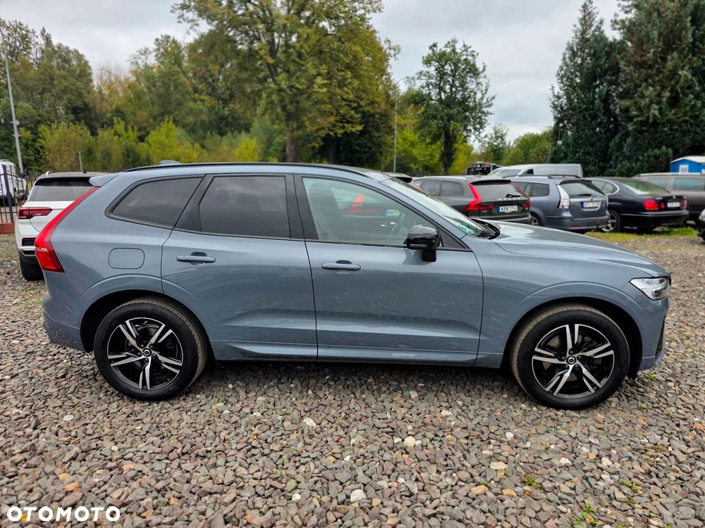 Volvo XC 60 B4 D AWD Plus Dark - 4