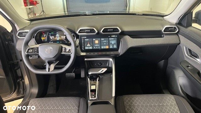 MG ZS Hybrid+ - 26