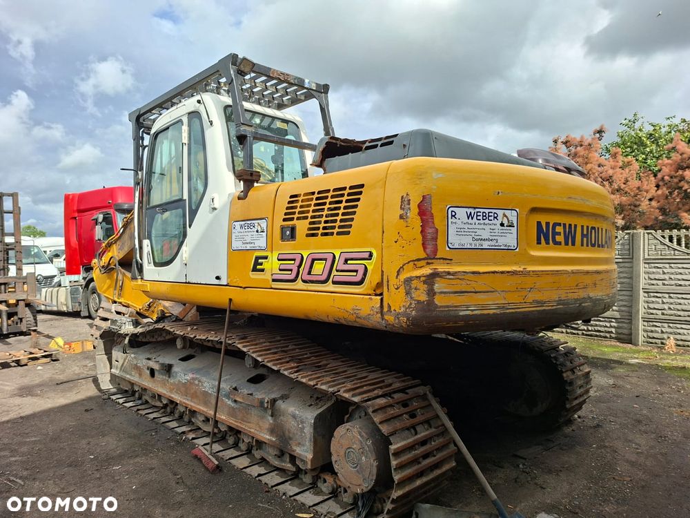 New Holland E305 - 2