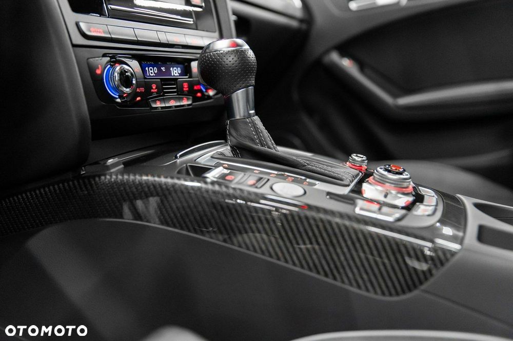 Audi RS4 Avant Avant S tronic - 32