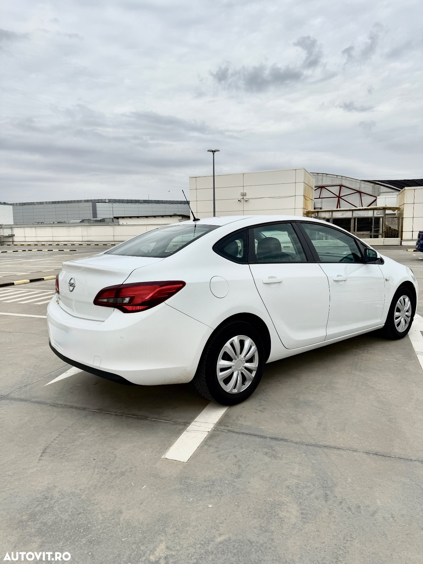 Opel Astra 1.6 TWINPORT ECOTEC Essentia Aut. - 5