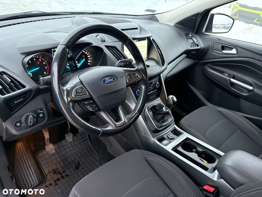Ford Kuga - 12