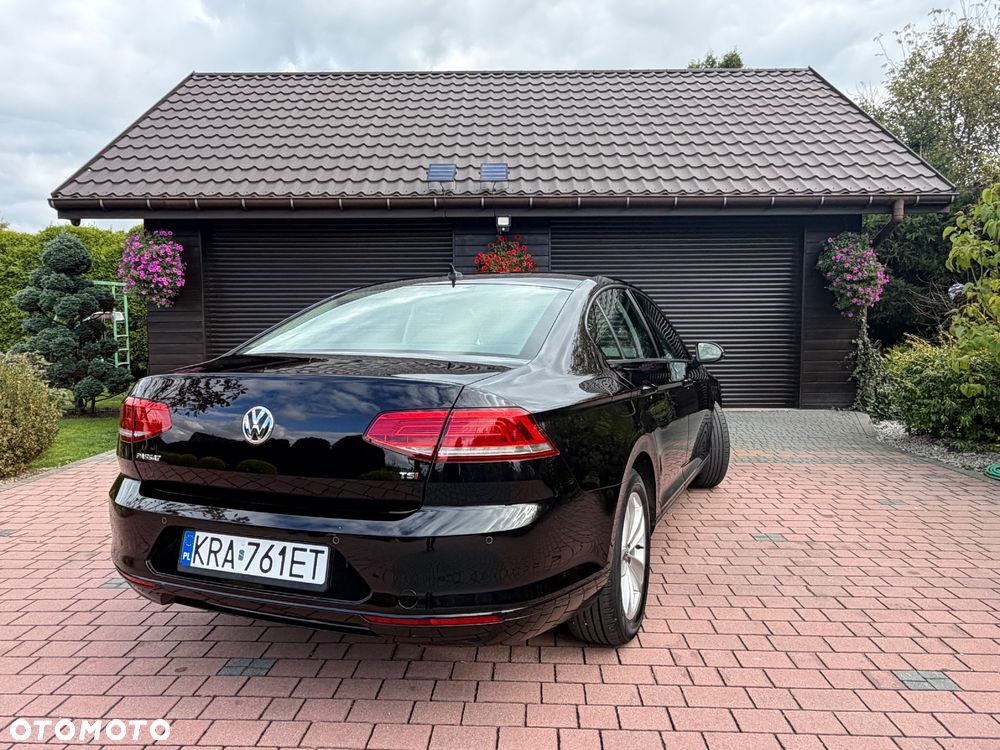 Volkswagen Passat - 8