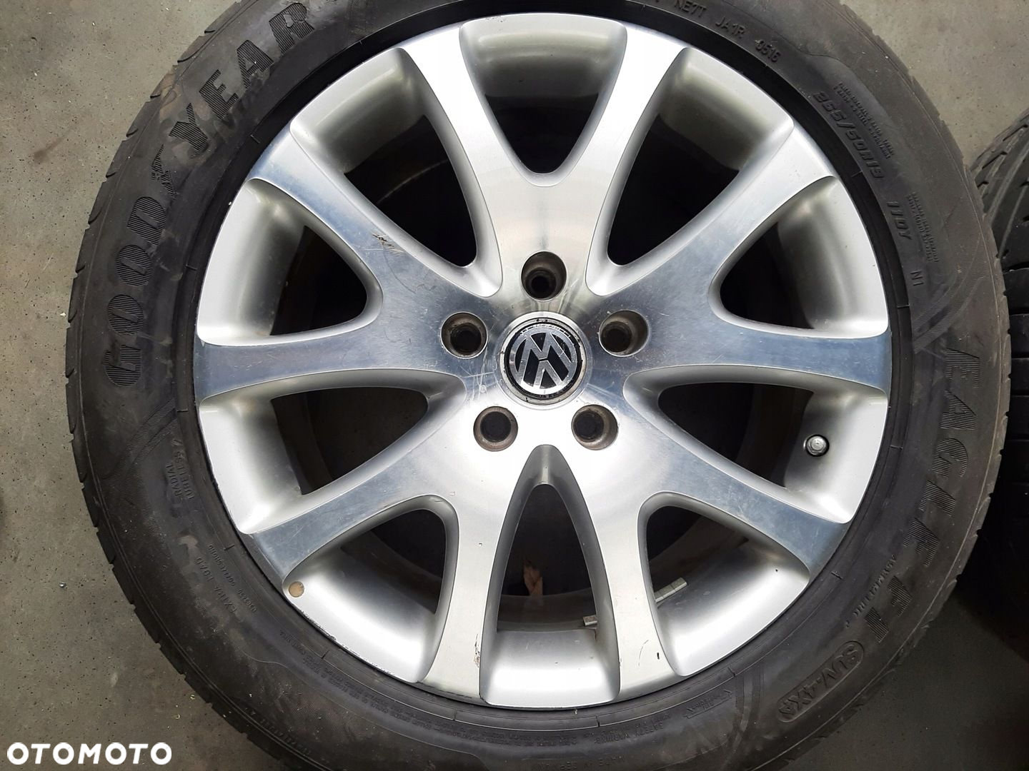 VW TOUAREG FELG komplet LETNIE 265/50 R19 ALU 19 5X130 7L6601025AM felgi - 3