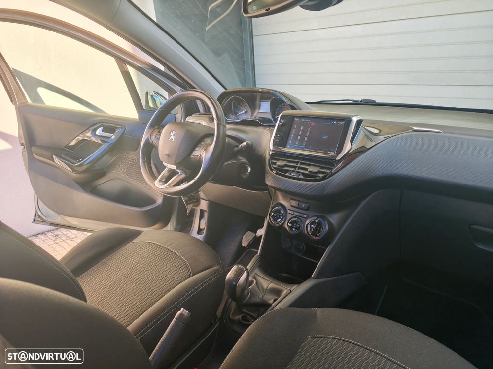 Peugeot 208 1.6 BlueHDi Style - 6