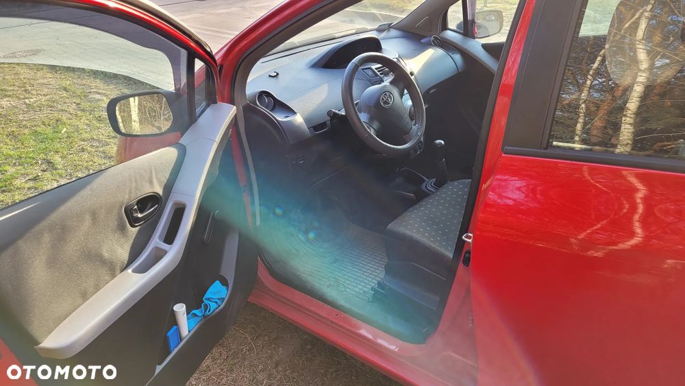 Toyota Yaris - 12