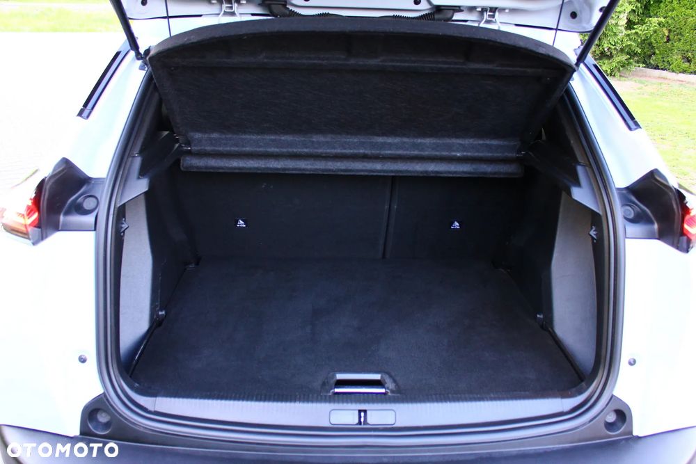 Peugeot 2008 1.5 BlueHDi Allure S&S EAT8 - 34