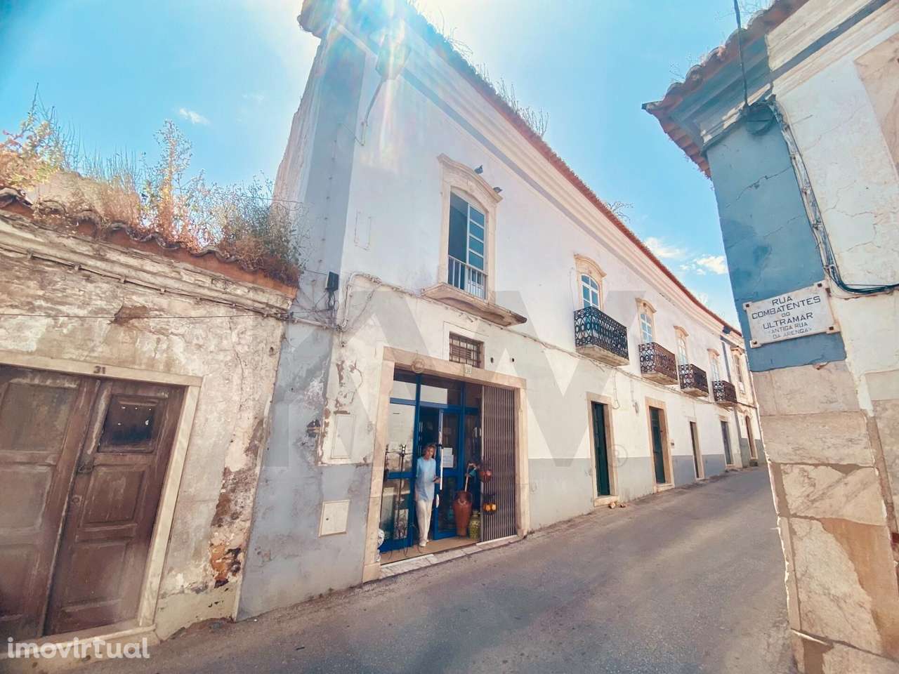 Casa com Alma no Centro de Borba | T3 Duplex para Remodelação - Grande imagem: 2/24