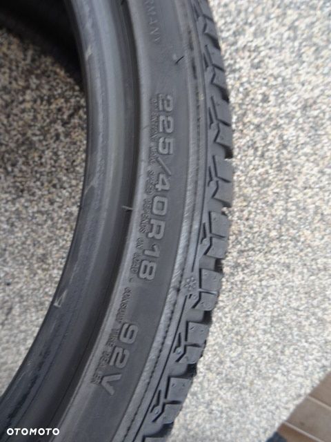 225/40/R18 92V Extra loud Goodyear Ultra Grip 8 Performance - 6