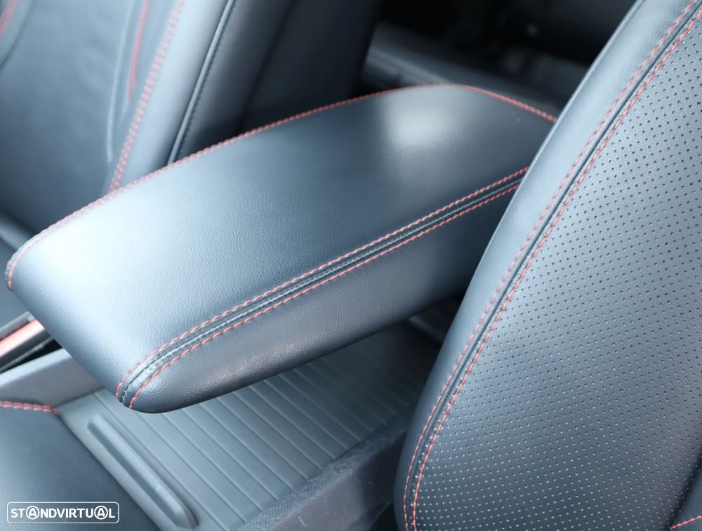 Ford Mustang Mach-E 75.7 kWh Premium AWD - 31