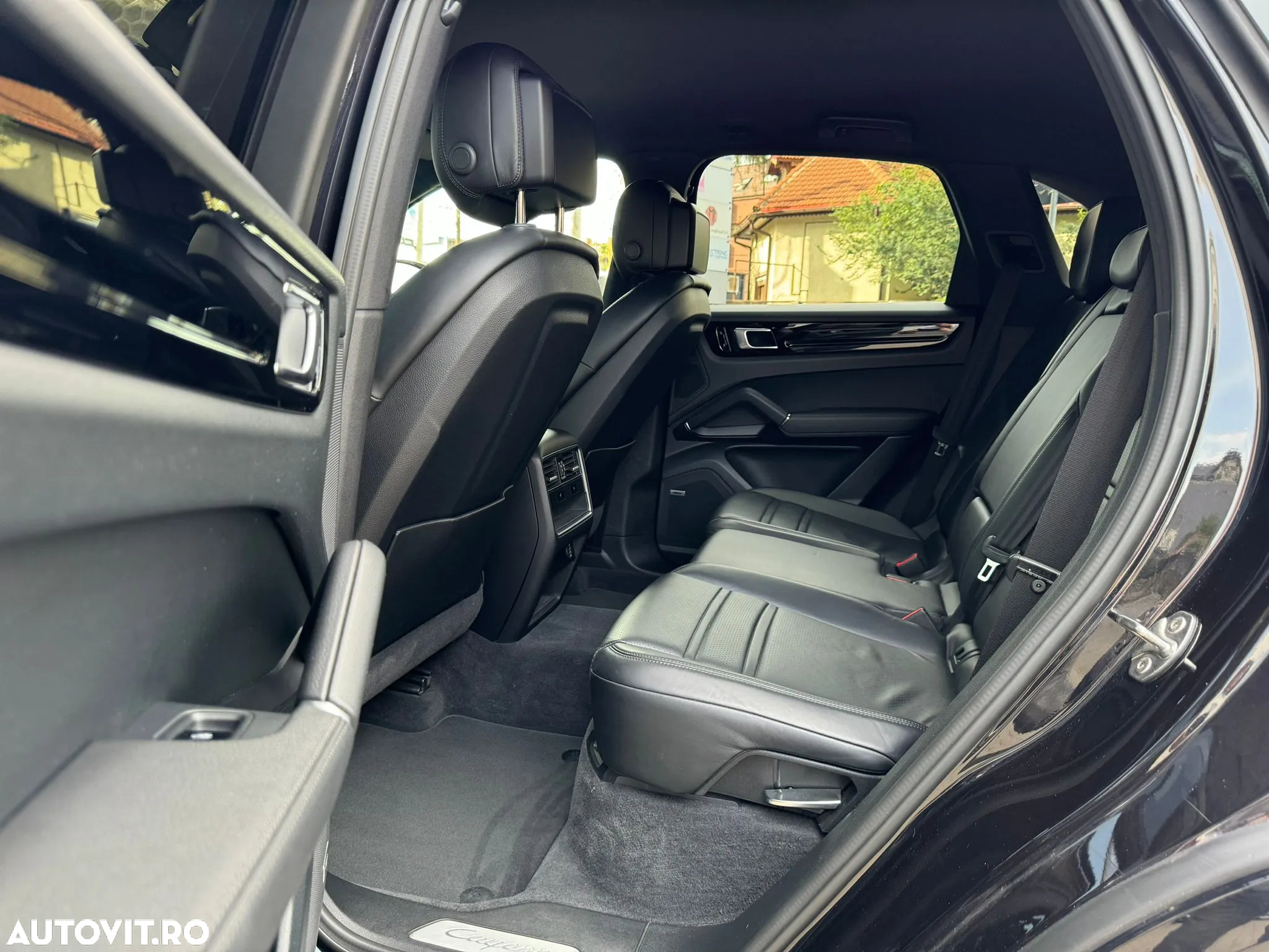 Porsche Cayenne S - 23
