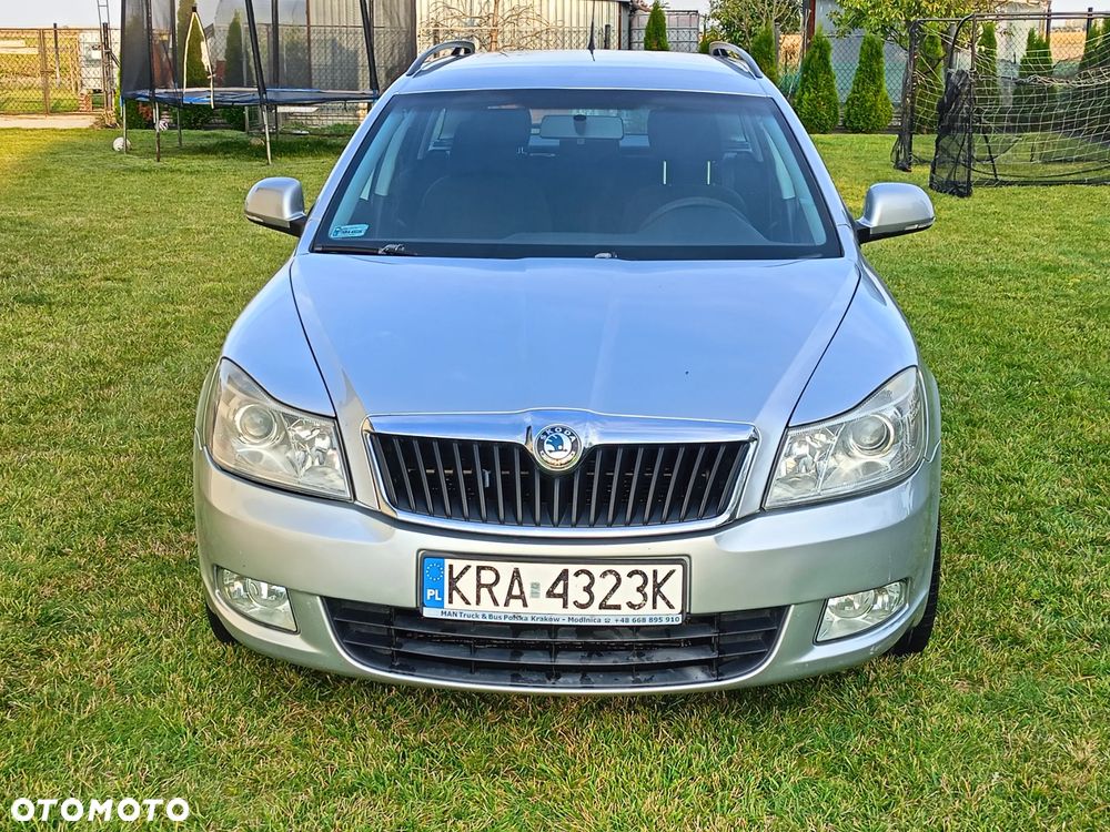 Skoda Octavia 2009 photo 2