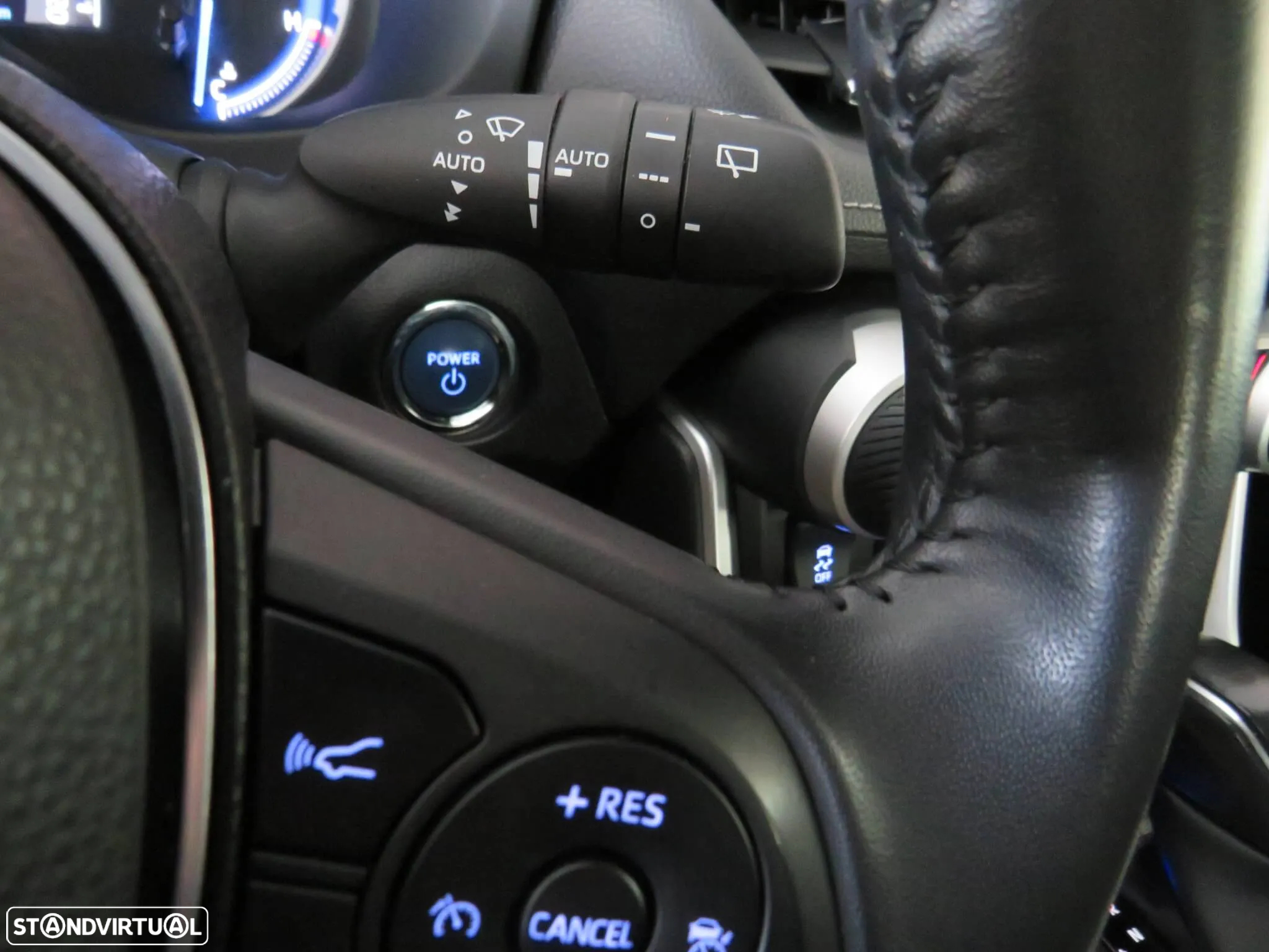 Toyota RAV4 2.5 HDF Comfort - 27