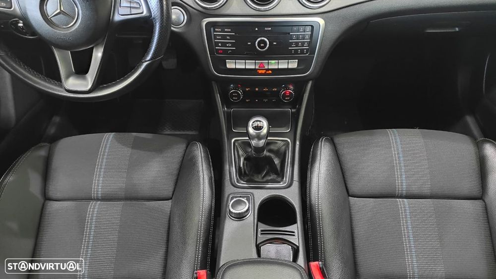 Mercedes-Benz CLA 200 d Shooting Brake AMG Line - 37