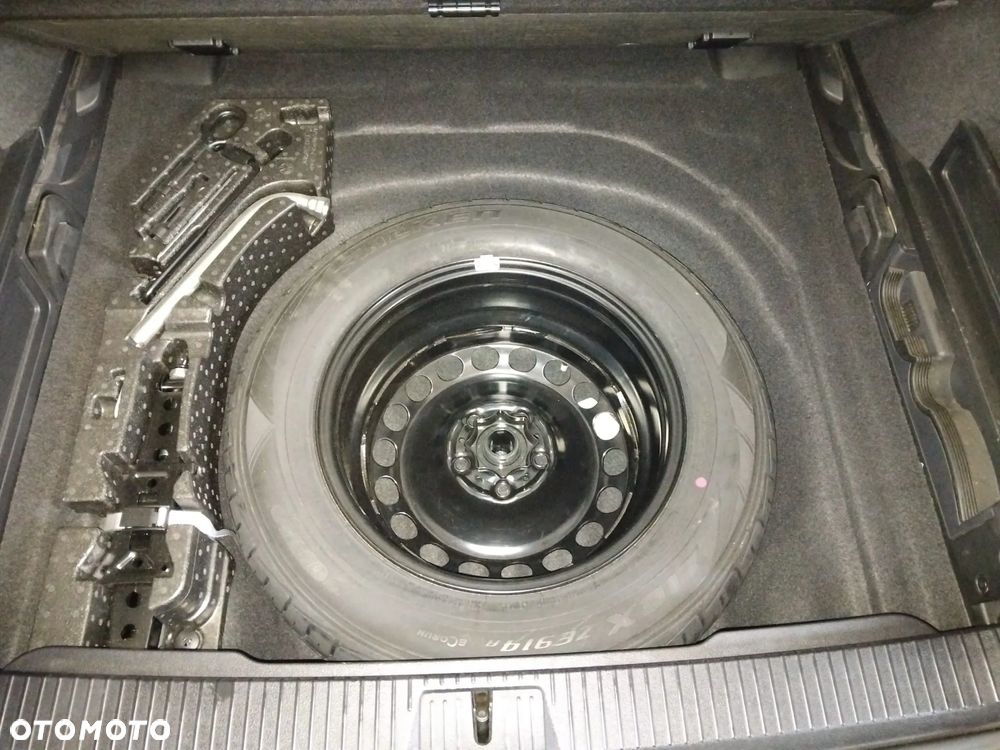 Volkswagen Passat 2.0 TDI SCR Comfortline - 11