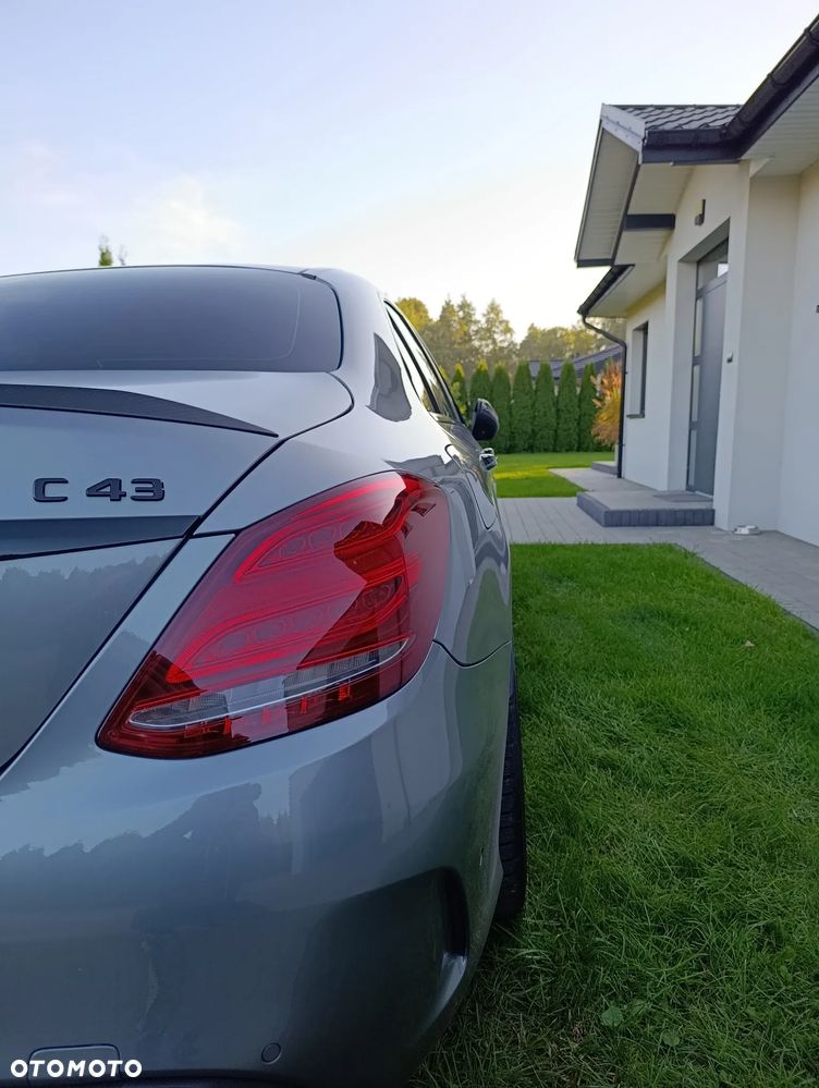 Mercedes-Benz Klasa C 450 AMG 4-Matic 7G-TRONIC - 32