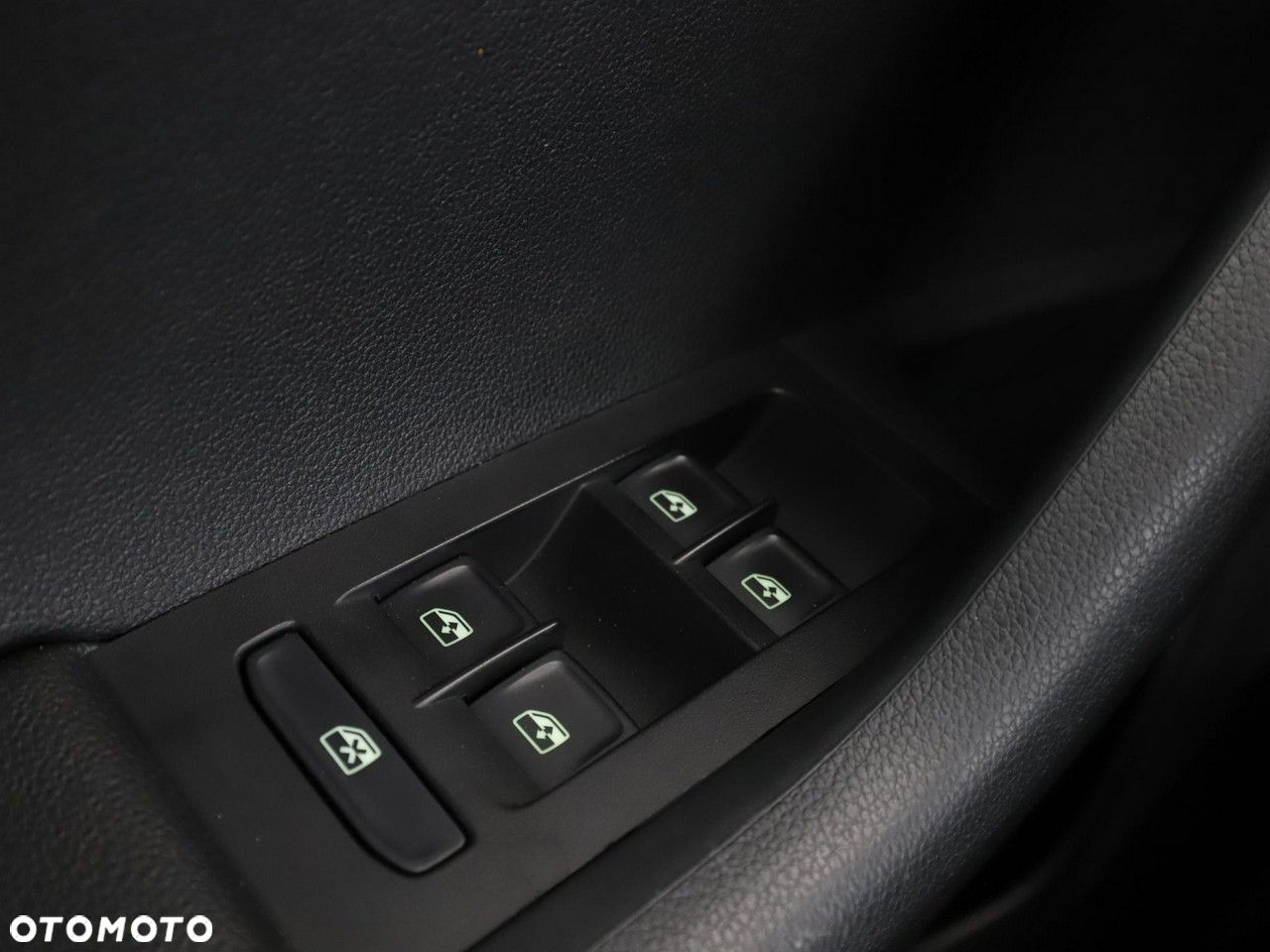 Skoda Octavia 1.6 TDI Ambition DSG - 37