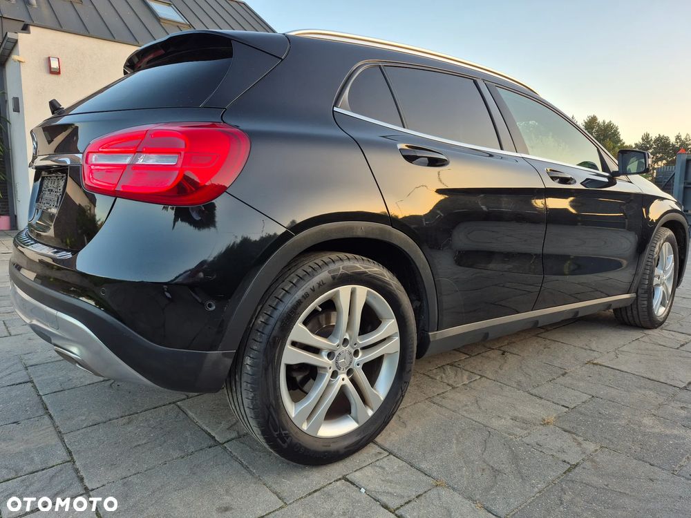 Mercedes-Benz GLA 200 d 7G-DCT AMG Line - 8