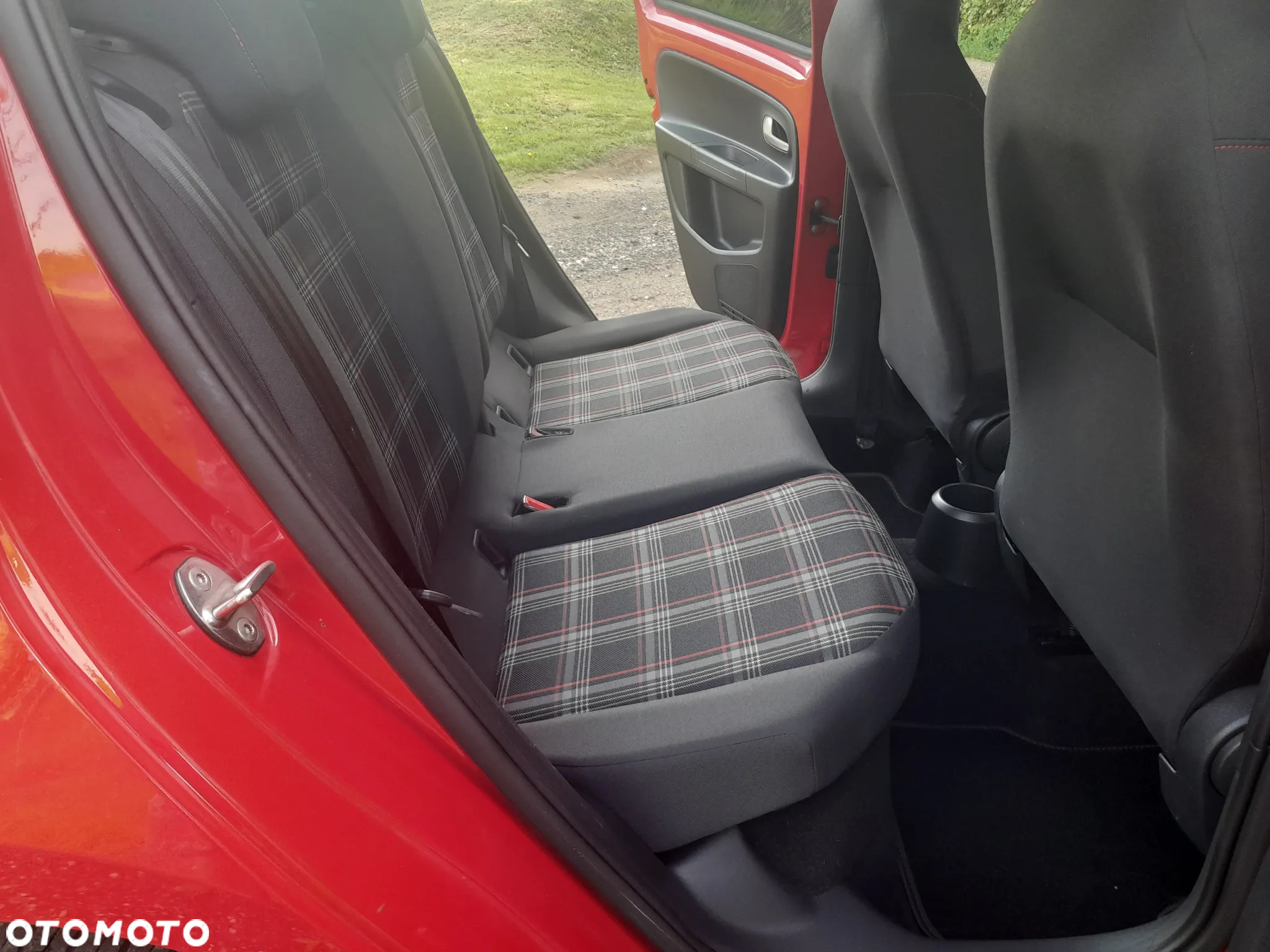 Volkswagen up! GTI - 34