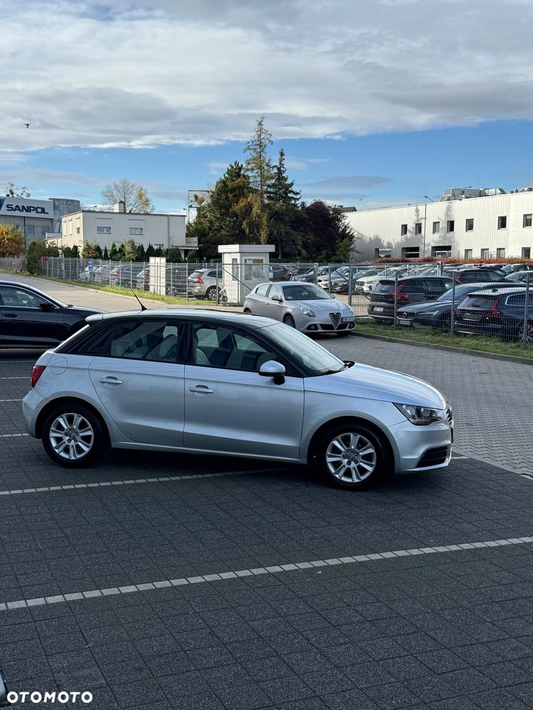 Audi A1 1.6 TDI S tronic Attraction - 4