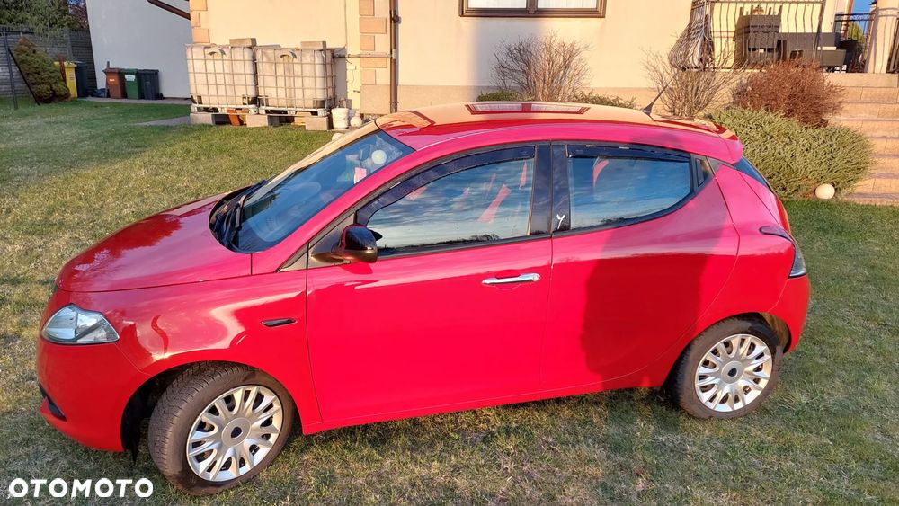 Lancia Ypsilon 1.2 8V Silver - 2