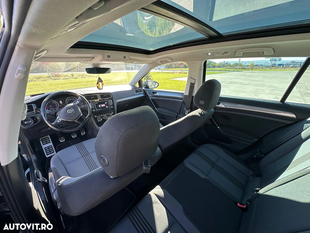 Volkswagen Golf - 11