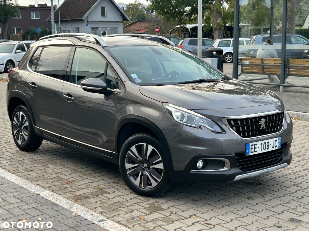 Peugeot 2008 1.2 Pure Tech Allure S&S - 5