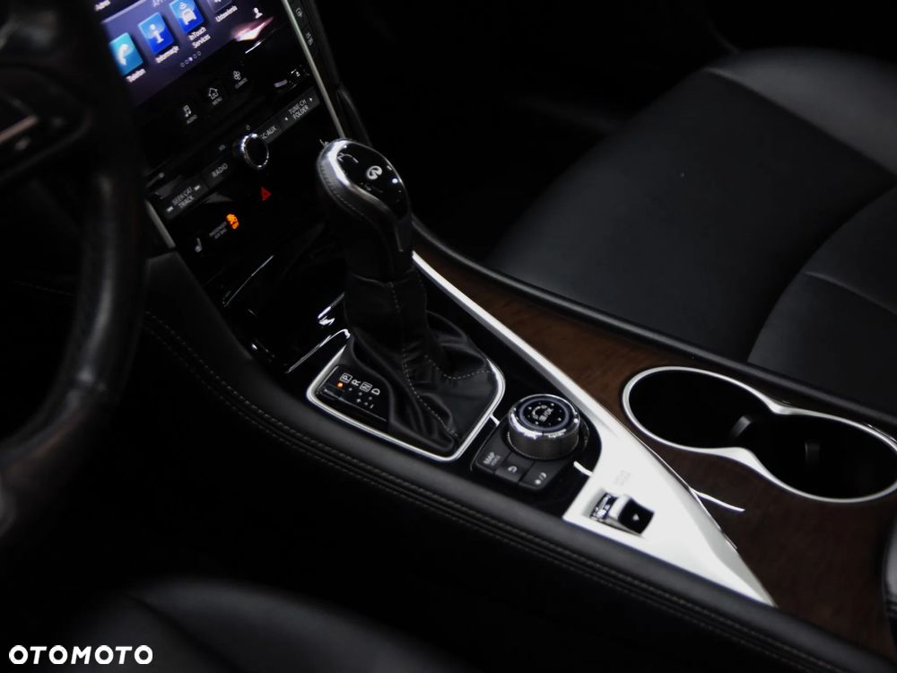 Infiniti Q50 2.0t Premium Executive - 23