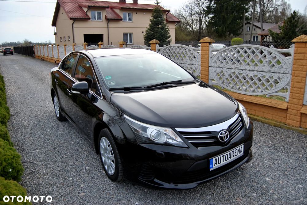 Toyota Avensis 1.6 Sol - 13