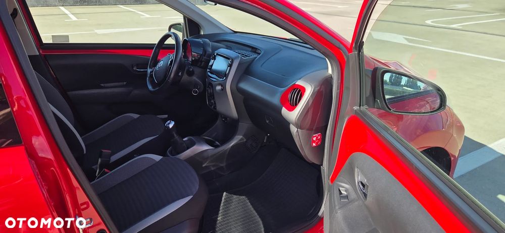 Toyota Aygo 1.0 VVT-i Color Edition - 2
