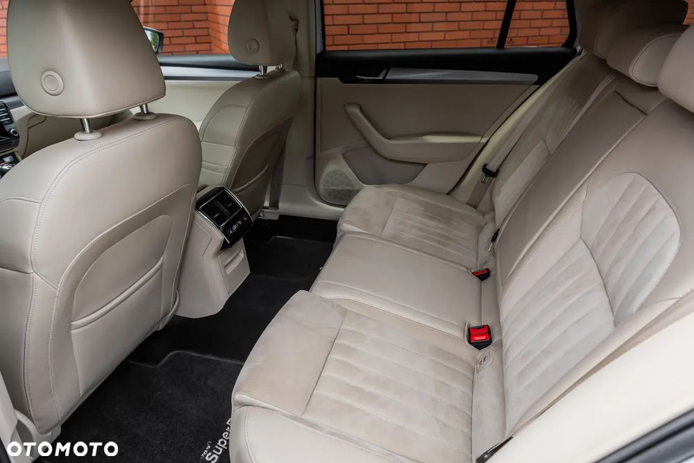 Skoda Superb 2.0 TSI Sportline DSG - 8
