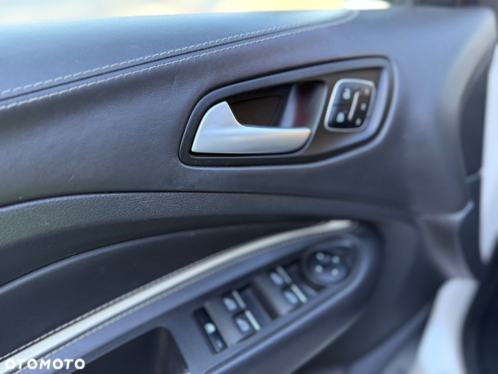 Ford Kuga 2.0 TDCi 2x4 Vignale - 22