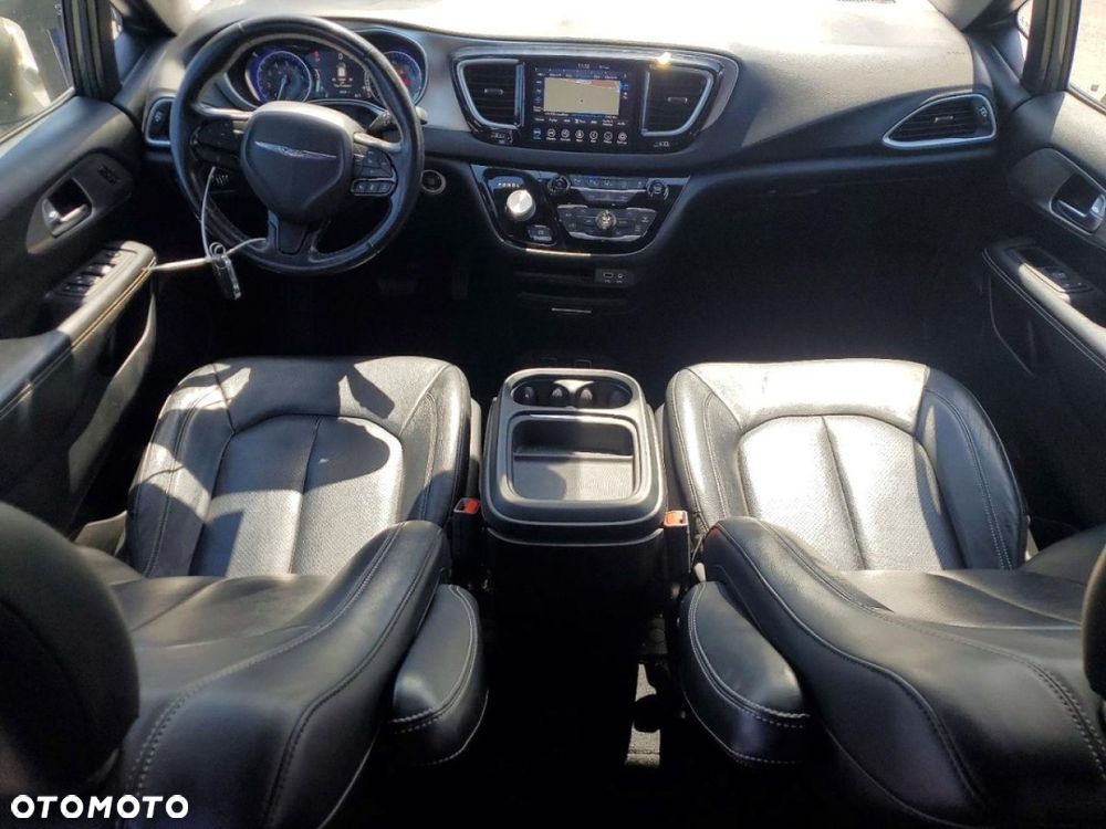 Chrysler Pacifica - 9