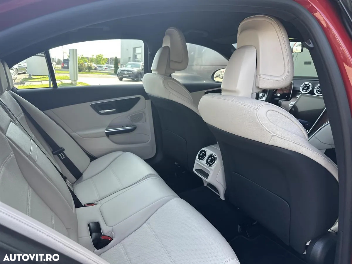 Mercedes-Benz C 300 4Matic 9G-TRONIC - 15