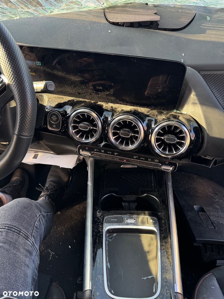 Mercedes-Benz GLA 220 d 4Matic 8G-DCT AMG Line Advanced Plus - 13