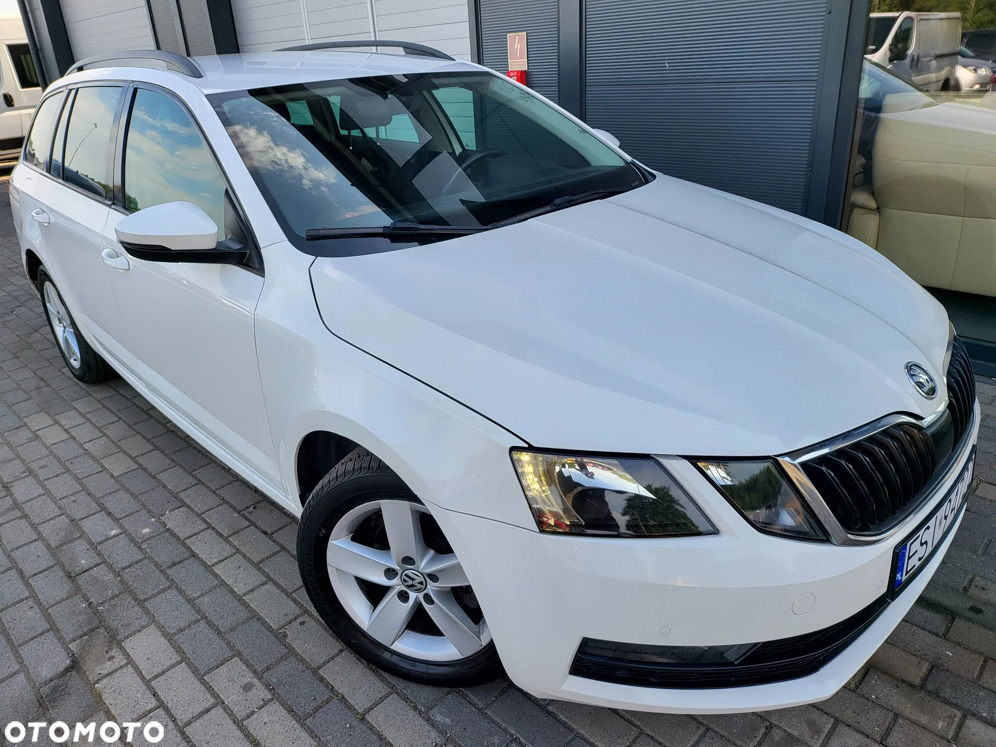 Skoda Octavia 1.6 TDI DSG Style - 2