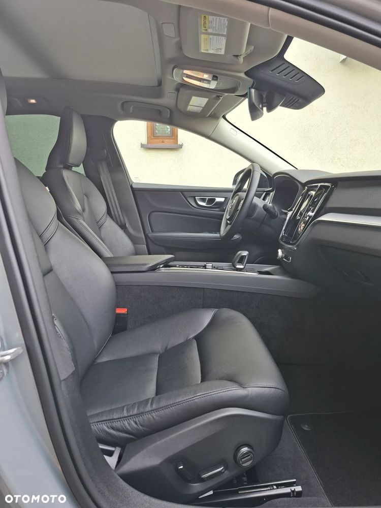 Volvo S60 B5 B AWD Plus Dark - 20