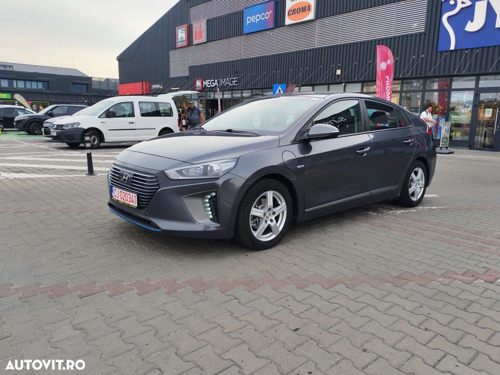 Hyundai IONIQ - 3