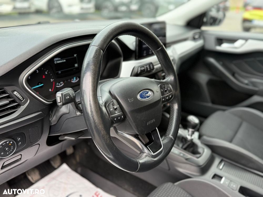 Ford Focus 1.5 EcoBlue Titanium - 11