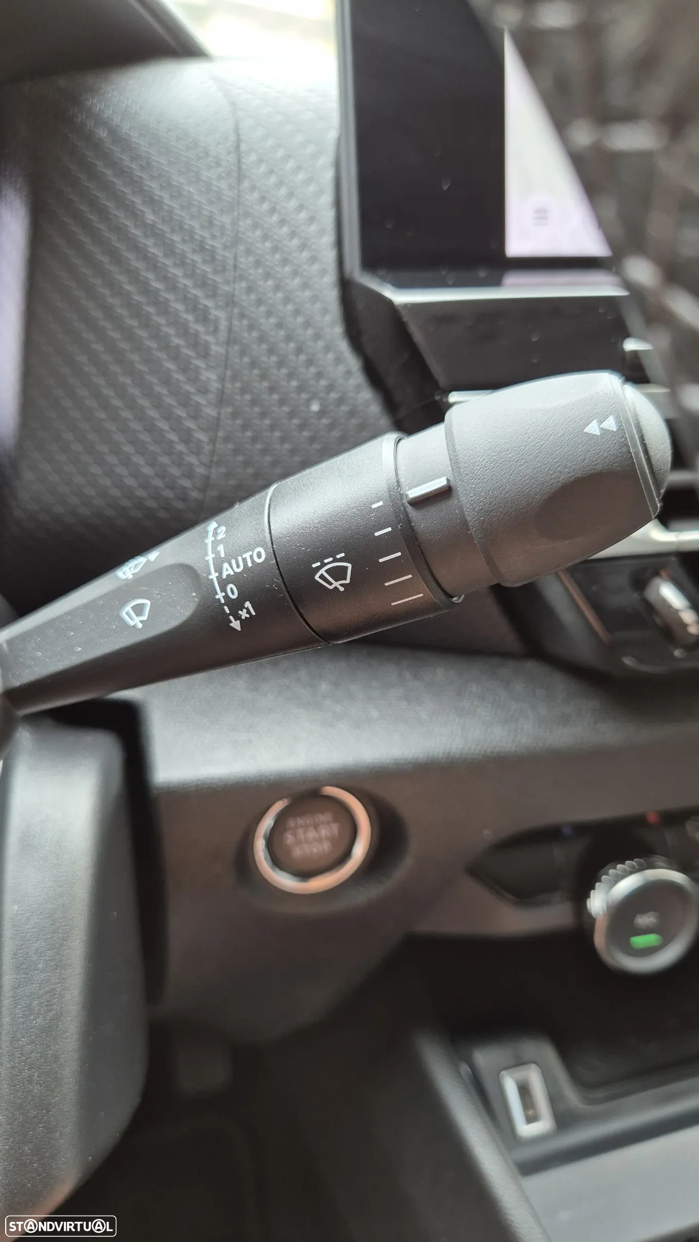 Citroën C4 PureTech 130 Stop&Start EAT8 SHINE - 17