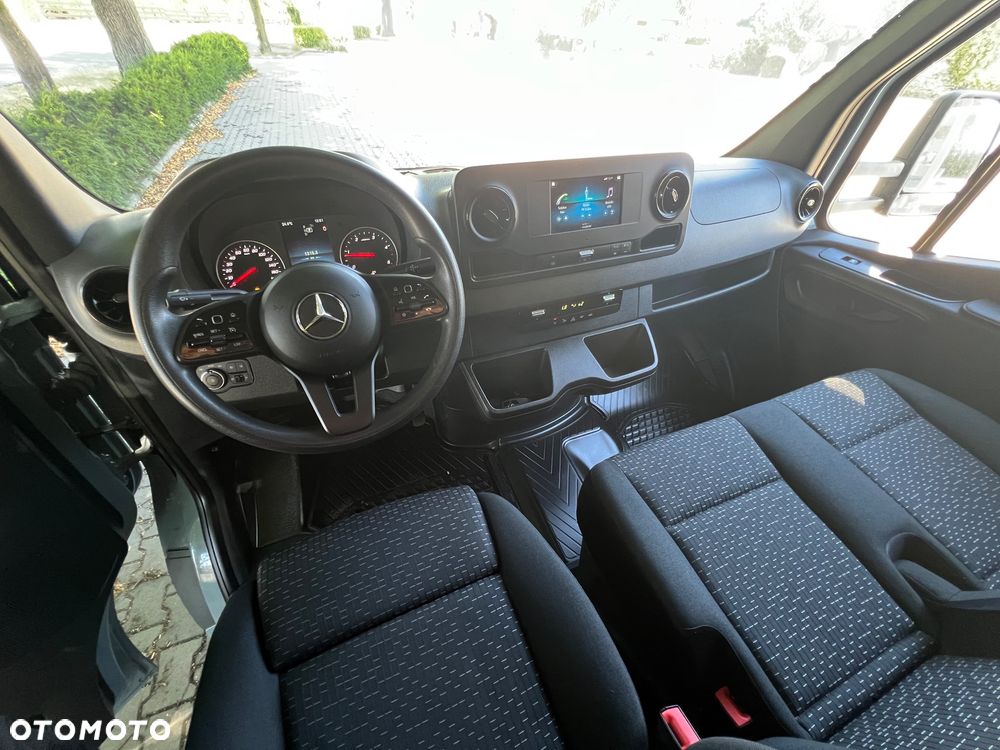 Mercedes-Benz Sprinter - 21