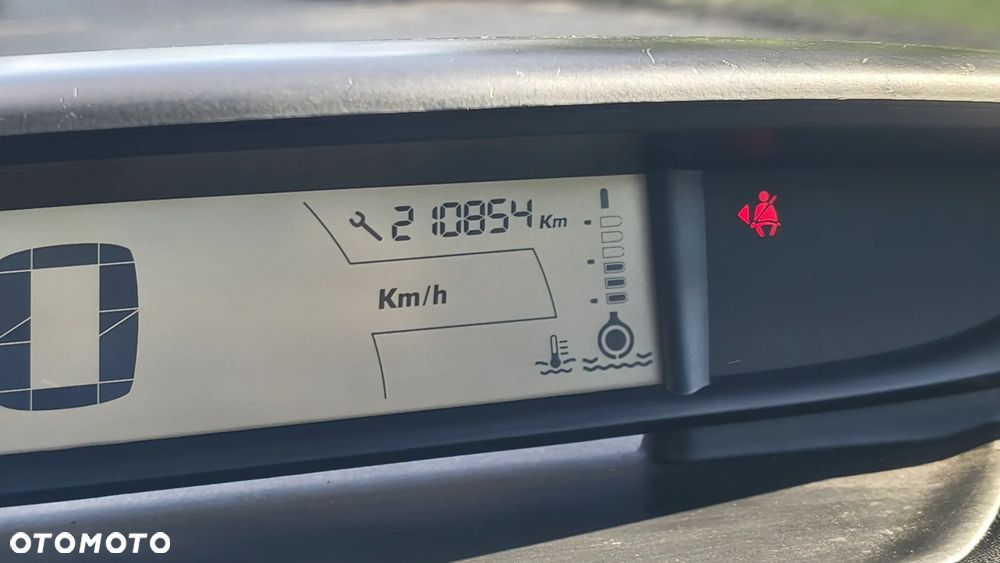 Citroën C4 1.6 16V VTR - 9