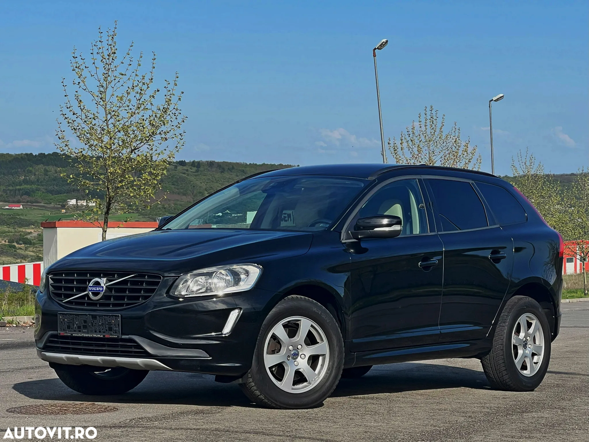 Volvo XC 60 D4AWD Kinetic - 2