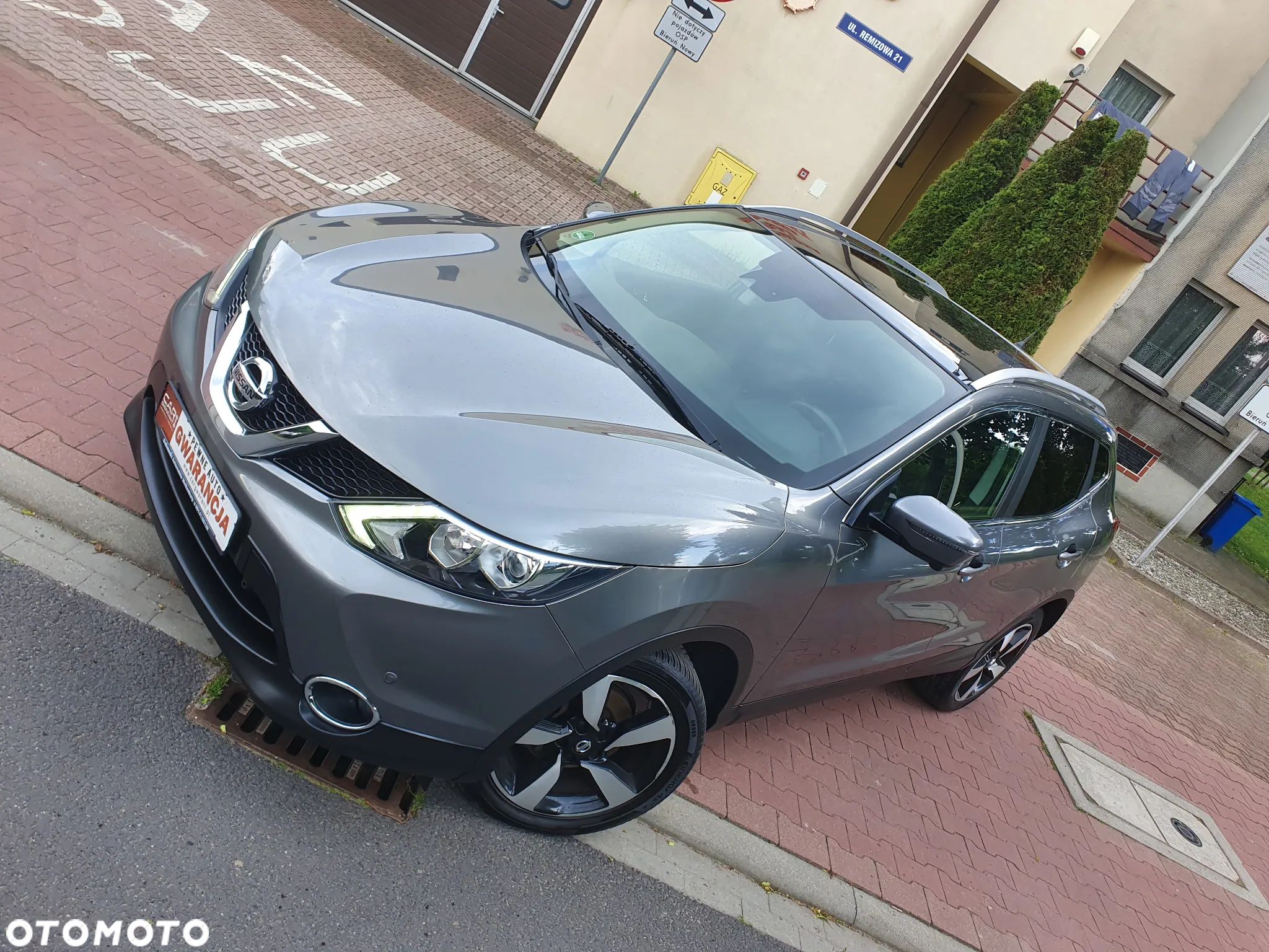 Nissan Qashqai 1.6 DIG-T N-Connecta - 1