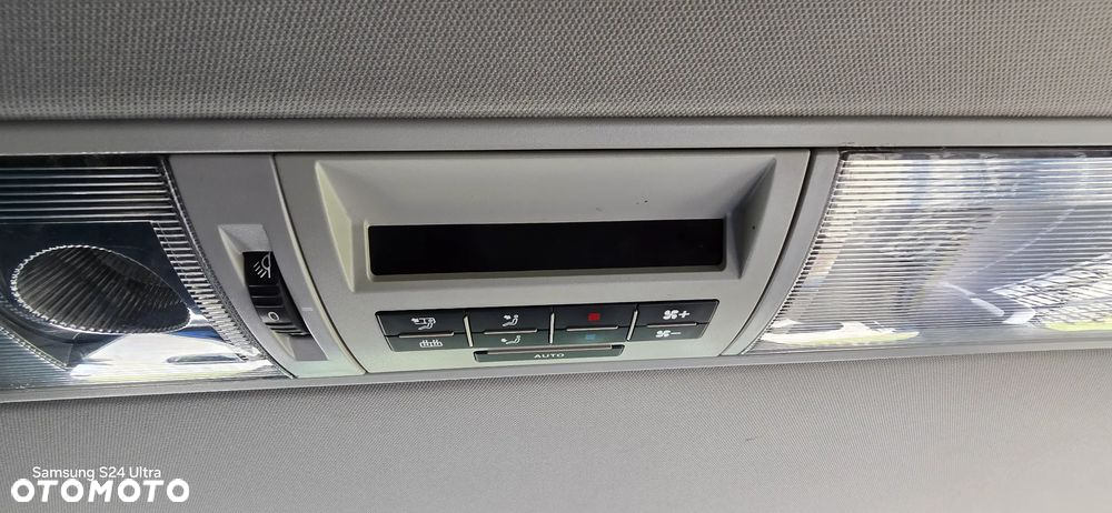Volkswagen Caravelle - 15