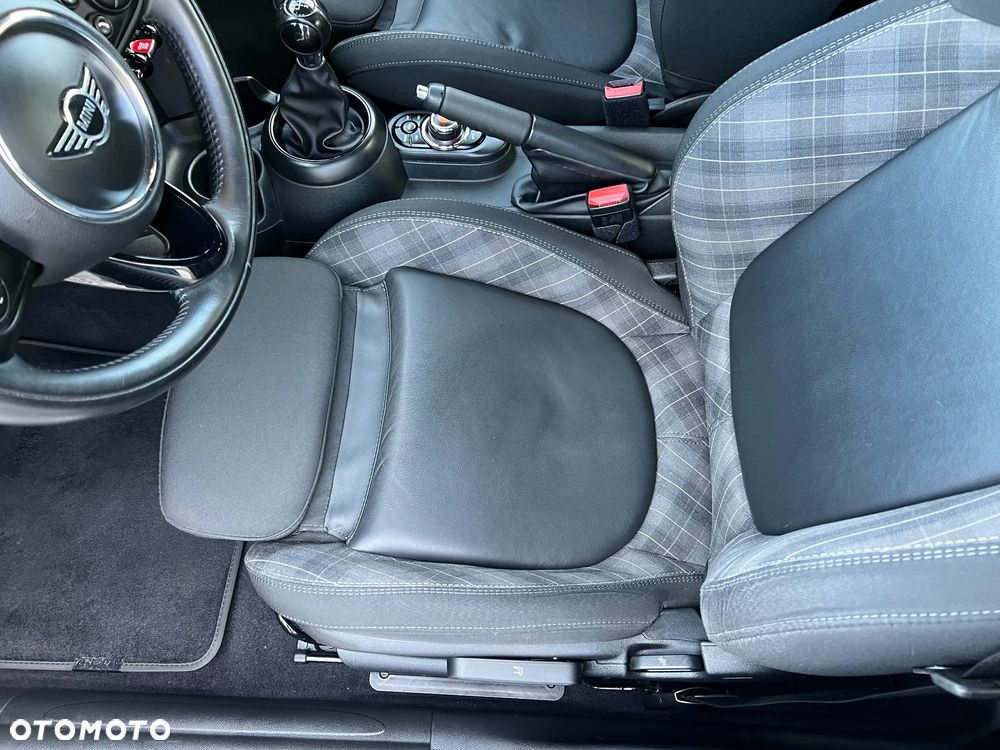 MINI Cooper 60 Years Chili - 24