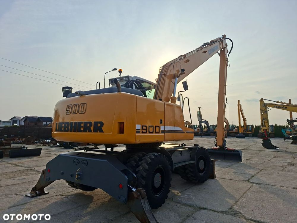 Liebherr A900 LONG REACH - 5