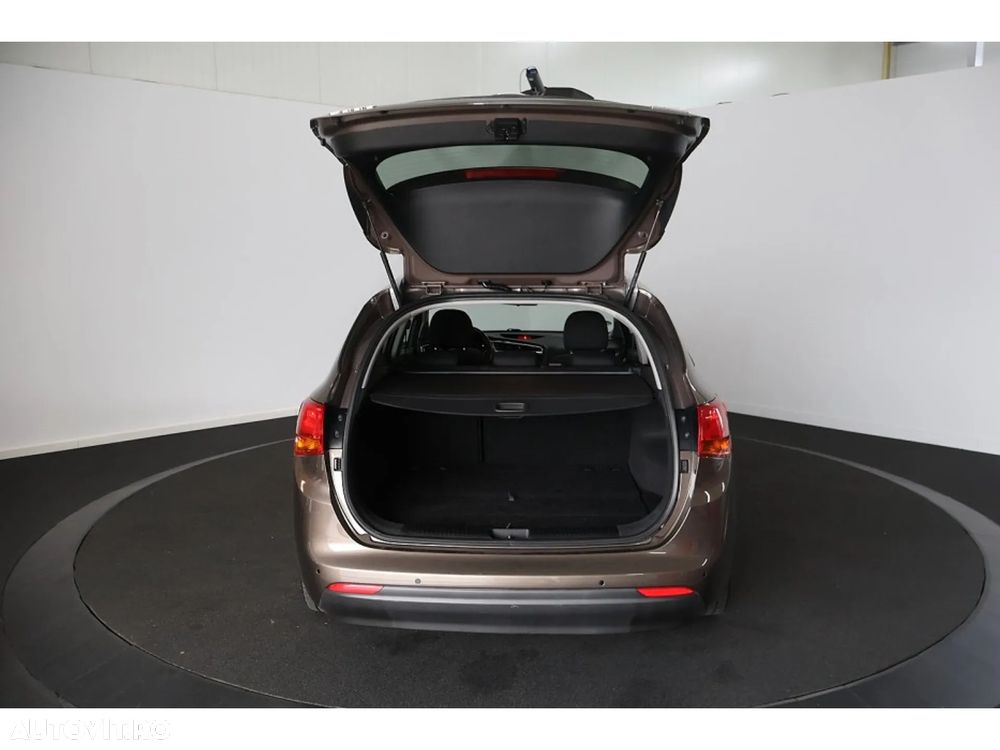 Kia Ceed - 14